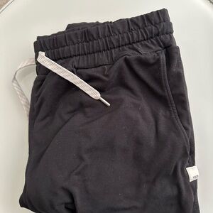 vuori women’s small joggers